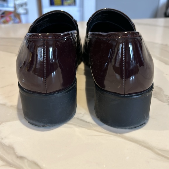 Gorgeous shoes with added tassels - Picture 3 of 5